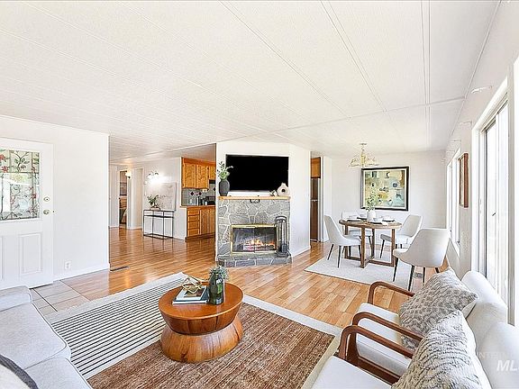 3rd image of 262 N Checola Cir