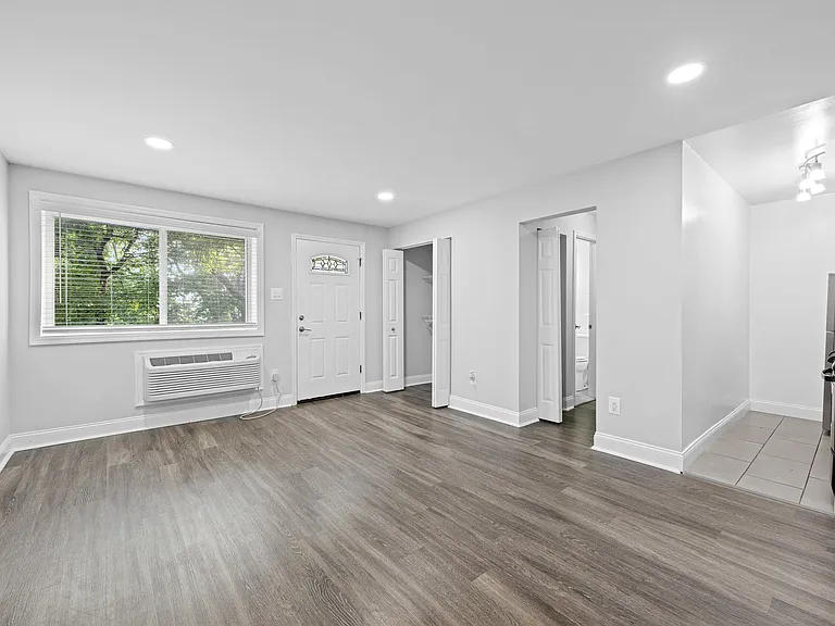 Woodlee Terrace Apartments — Photo 28
