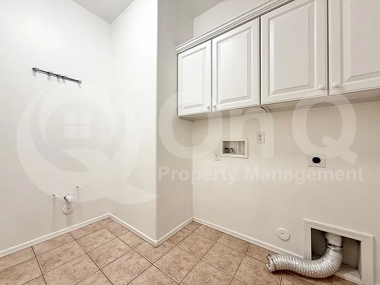 2135 E Grand Canyon Dr — Photo 25