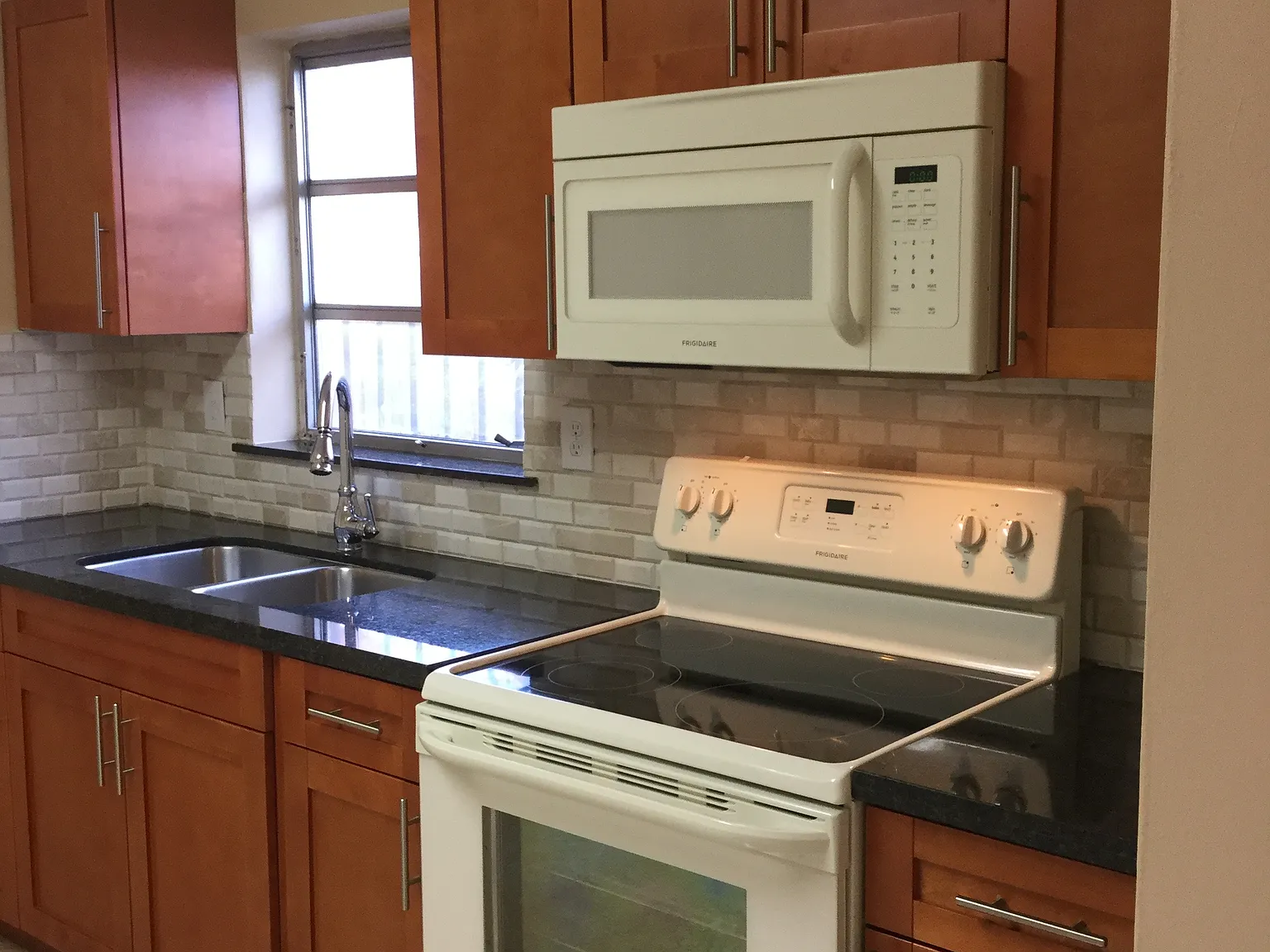 2 bed, $2,200 — Photo 2
