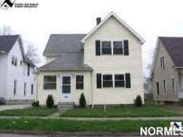 881 Harbor St, Conneaut, OH 44030