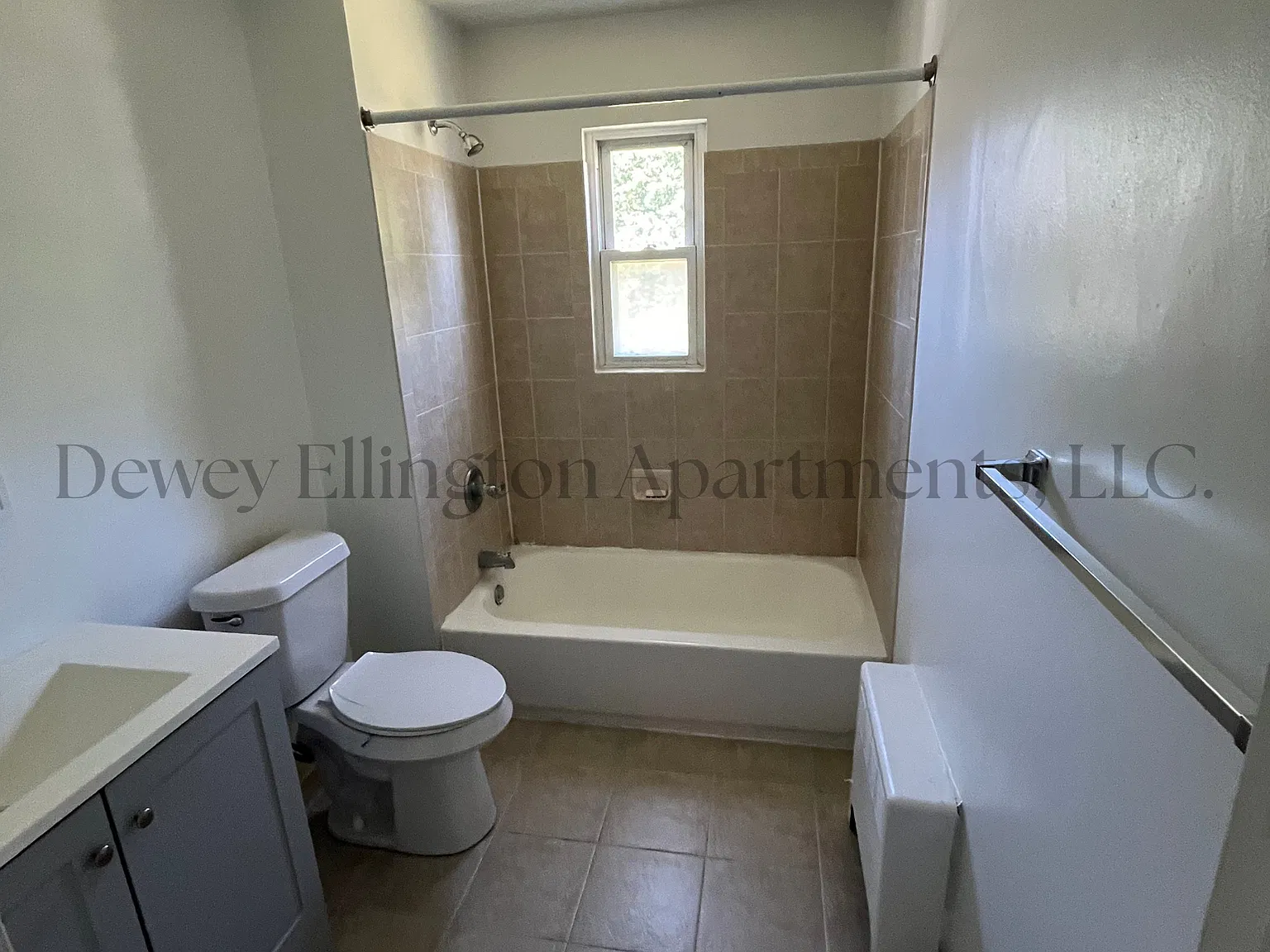 29 Bennington Dr — Photo 2