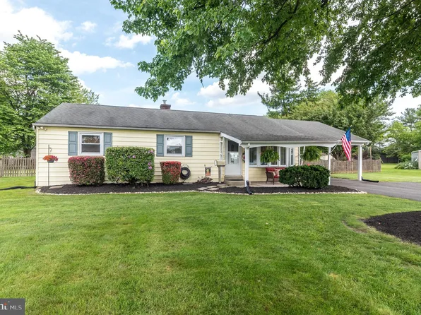 669 Mason Dr, Warminster, PA 18974