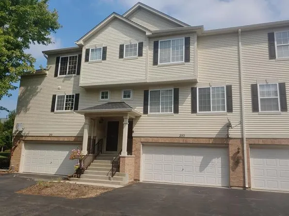 253 Evergreen Cir, Gilberts, IL 60136