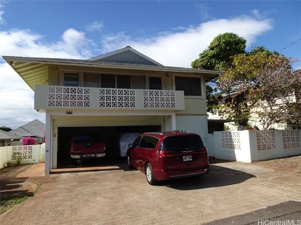 812 Paahana St, Honolulu, HI 96816