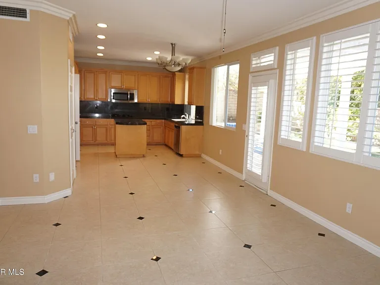 2033 Yellowthroat Pl — Photo 9