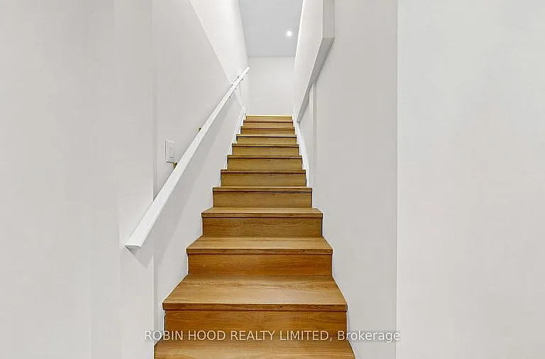 8 Laxton Ave #2 — Photo 10