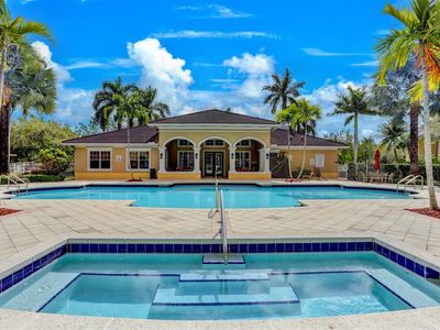 6510 Emerald Dunes Dr APT 302, Royal Palm Beach, FL, 33411