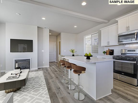3rd image of 2147 Colby Ln