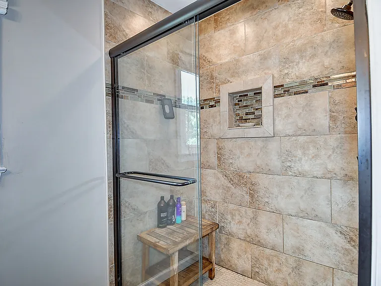 4744 Longmont Rd — Photo 36