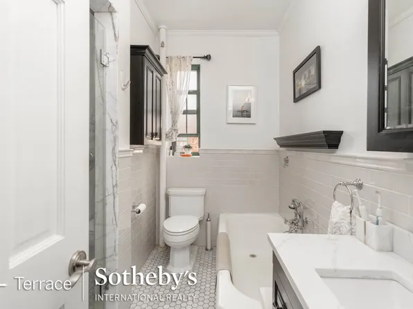 94-11 69th Avenue image 11 of 17