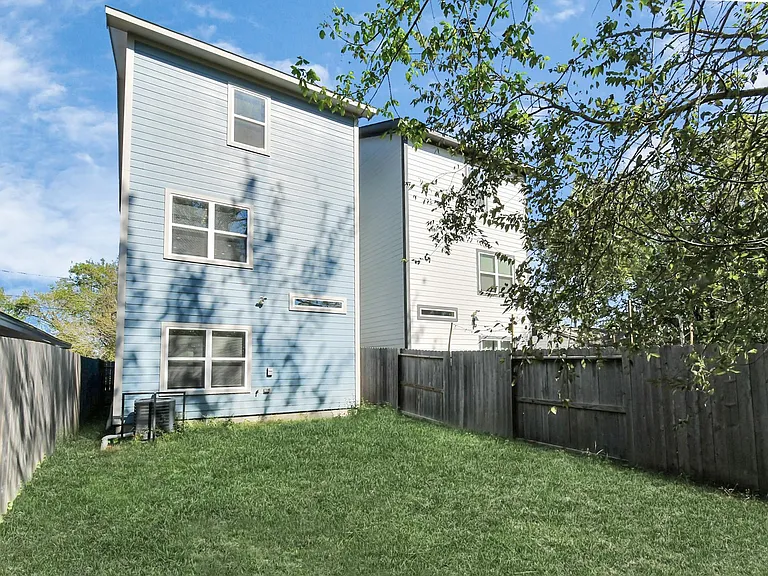 3538 Noah St — Photo 27