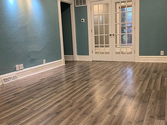 2nd image of 603 E Lincolnway