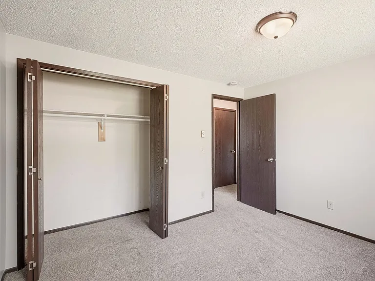 2705 N Robie Ct — Photo 15