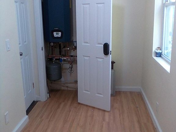 3rd image of 32 Mulberry St APT 3