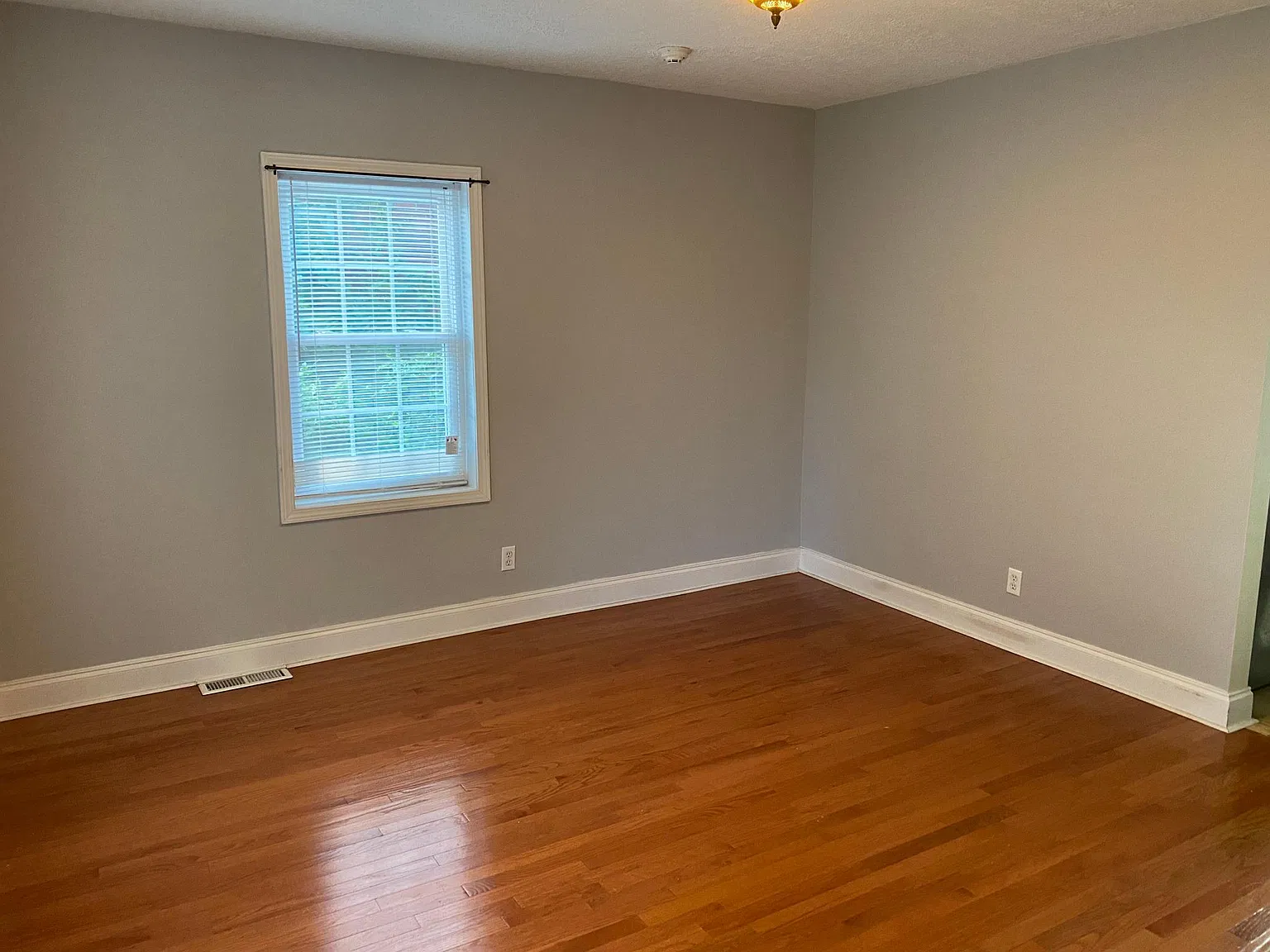6214 Morrow Rd — Photo 4