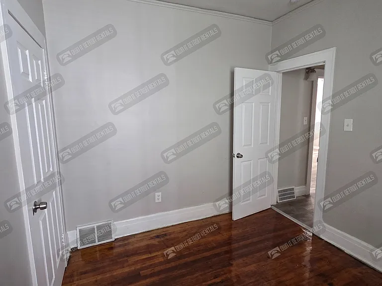 5571 Fairview St — Photo 12