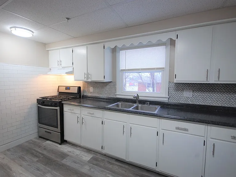 716 Benton St #1-4 — Photo 2