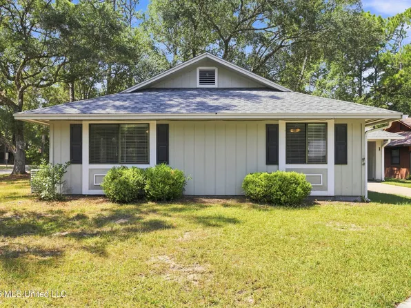 1 Fox Trot, Diamondhead, MS 39525