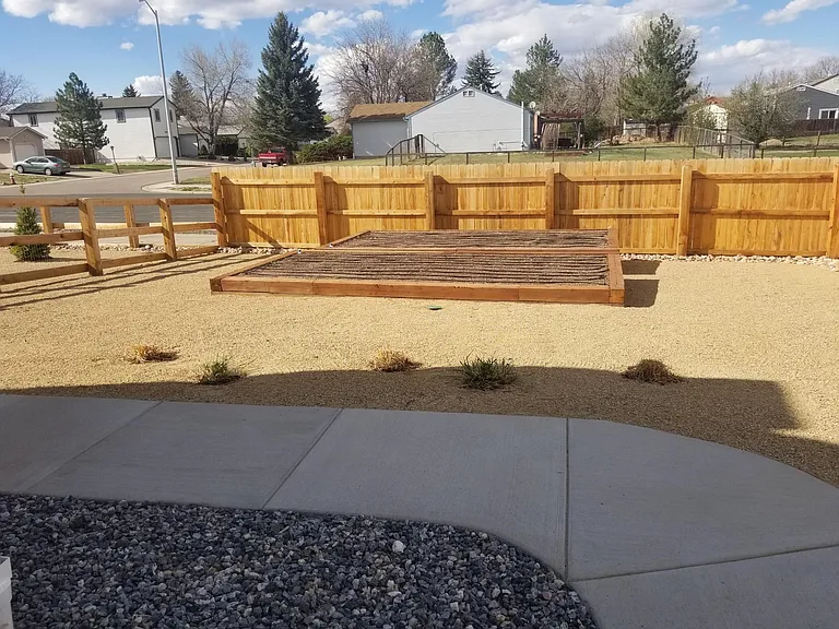 2058 Sumac St — Photo 45