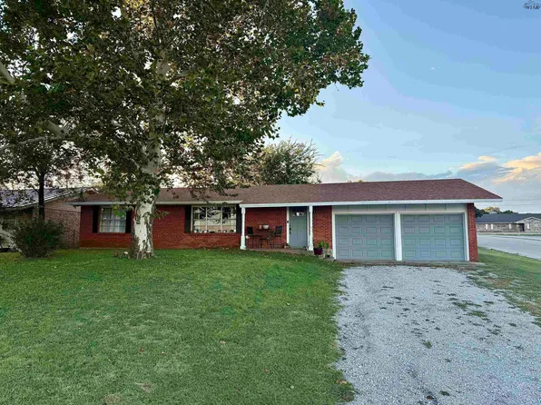 200 Arden St, Bowie, TX 76230