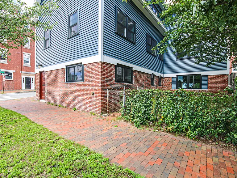 137 York St — Photo 45