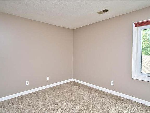 3rd image of 5149 Fairway Dr Unit 1