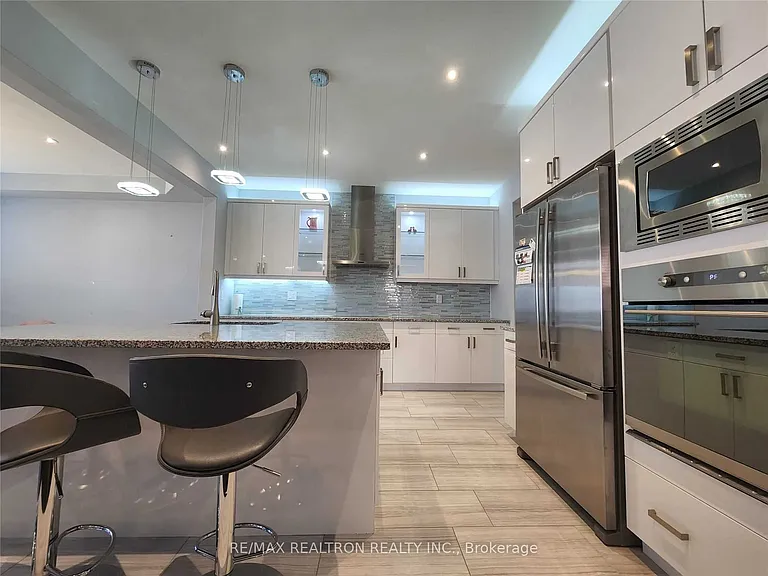 223 Thomas Phillips Dr — Photo 7