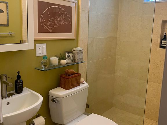 3rd image of 399 Steiner St APT 2