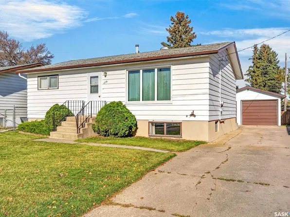 214 Burns Avenue W, Melfort, SK S0E 1A0