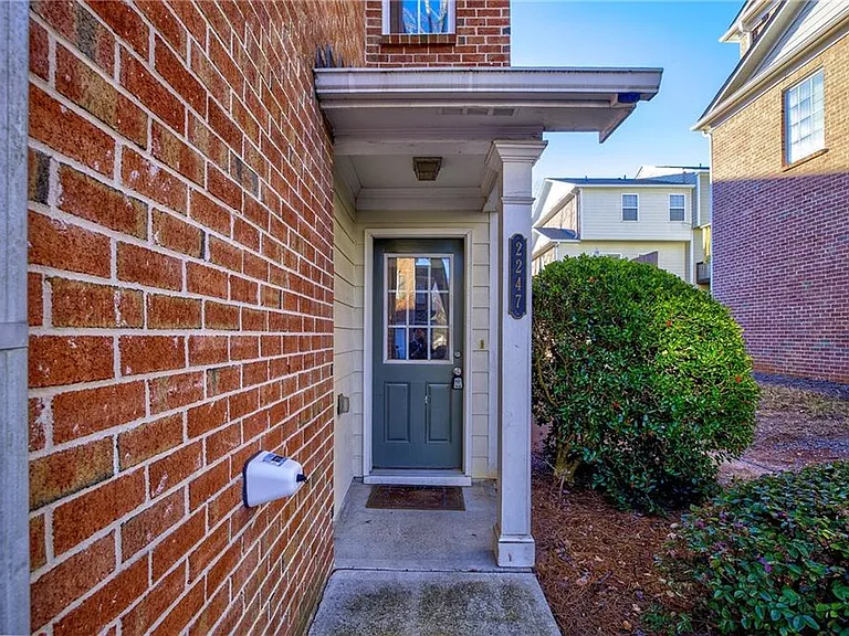2247 Landing Ridge Dr — Photo 3