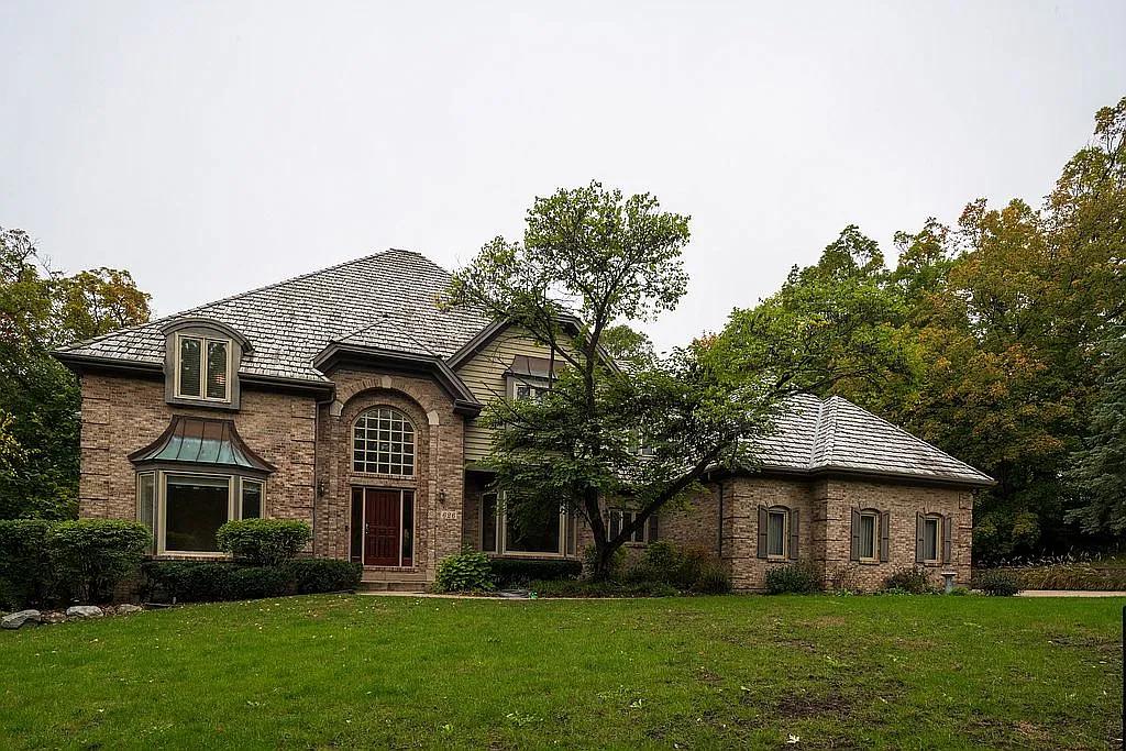 626 Fox Glen Dr photo 1