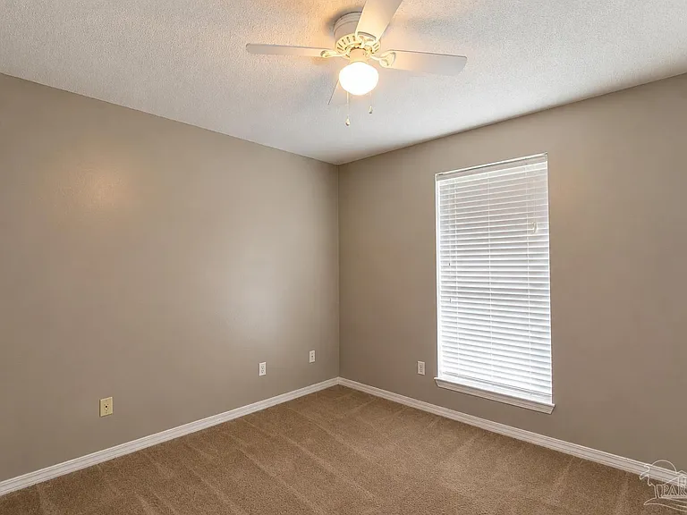 10609 Creek Ridge Dr — Photo 14