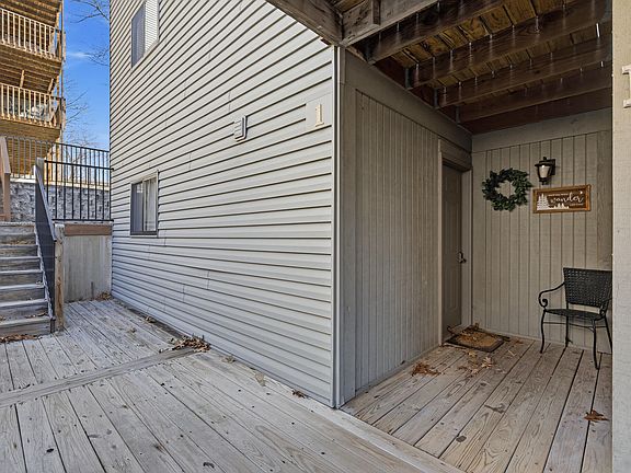 3rd image of 26 Sinatra Court #1