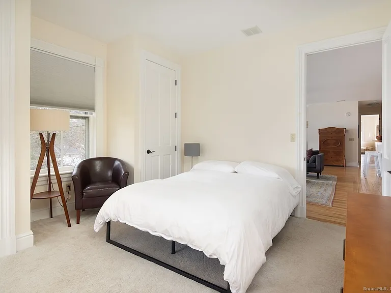 31 Sharon Rd #4 — Photo 6