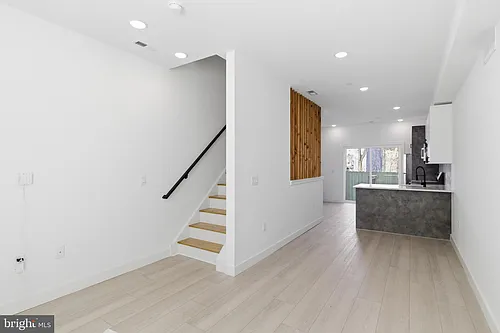 1007 W Orleans St Photo 1