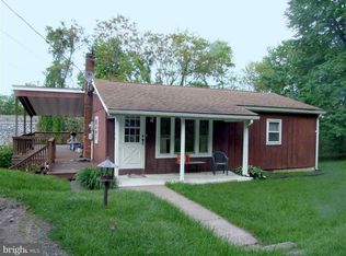 1560 Old Trail Rd, Etters, PA 17319