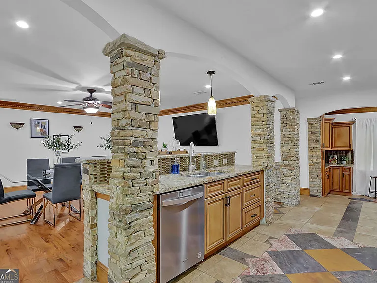 4081 Ashford Dunwoody Rd NE — Photo 45