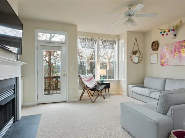 111 Melbourne Park Cir, Charlottesville, VA