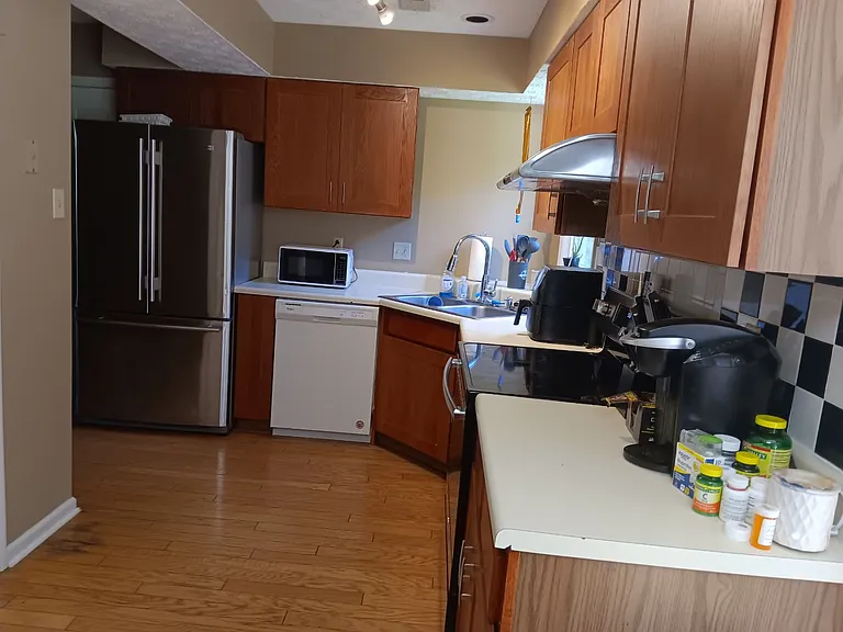 1529 Clear Brook Dr — Photo 3