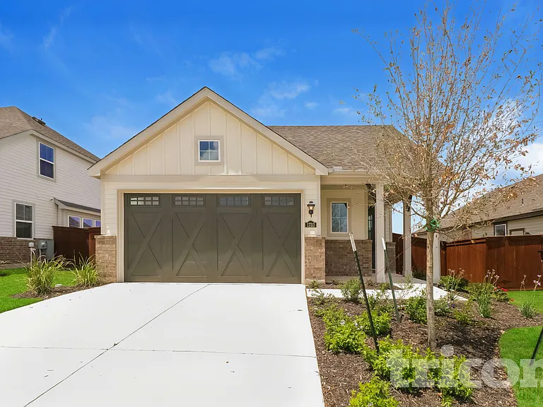 1733 Mexican Heather Dr — Photo 1