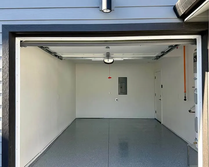 1827 Grant Rd — Photo 3