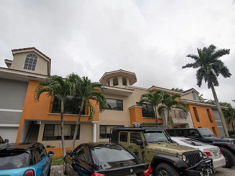 64 Isle Of Venice Dr — Photo 19
