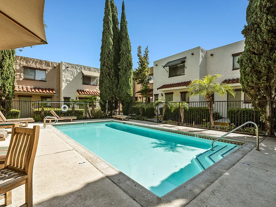 Casa Lane Townhomes