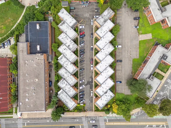 75-22 Parsons Boulevard image 17 of 21