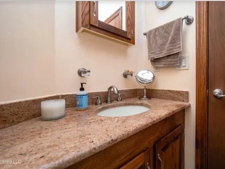 562 S Deerfield Dr — Photo 16