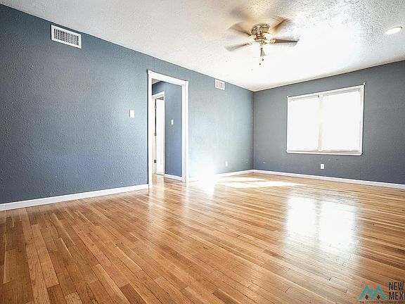 4th image of 121 E Manana Blvd
