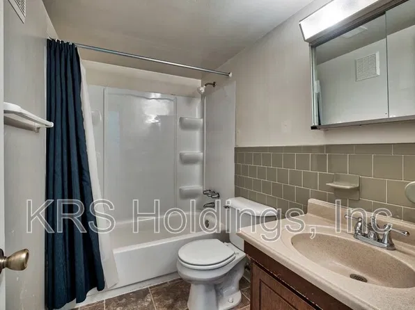 7732 Colonial Point Ln #17-B, Gloucester Pt, VA 23062