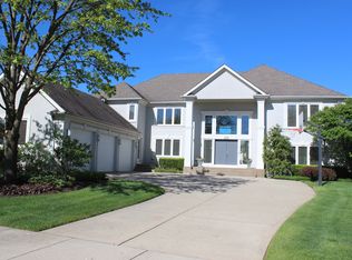 2026 Broadmoor Ln, Vernon Hills, IL 60061