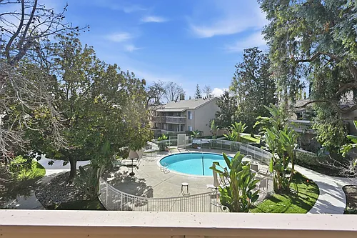 100 Devon Avenue Photo 1